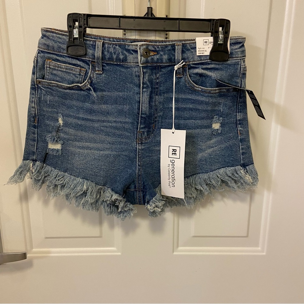 Frayed Hem Jean Shorts - Picture 5 of 13